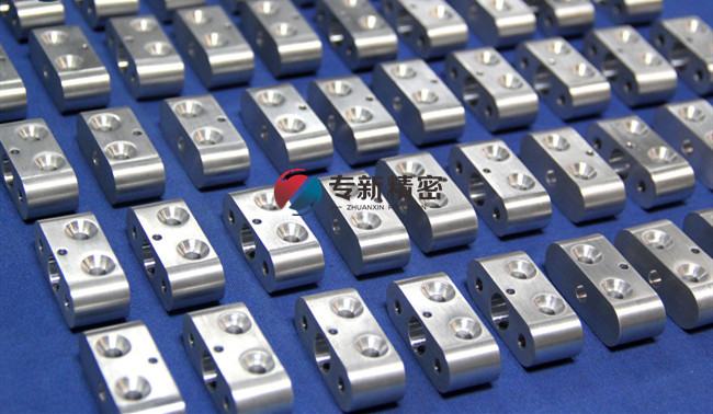 不锈钢小(xiǎo)批量CNC手板模型加工